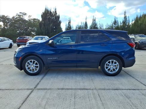 Used 2022 Chevrolet Equinox LS w/ LS Convenience Package image 4