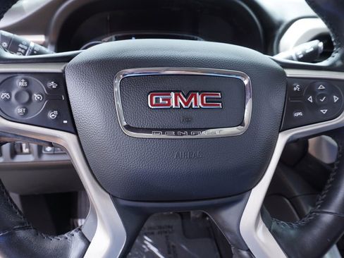 Used 2020 GMC Acadia Denali w/ Technology Package FWD image 19