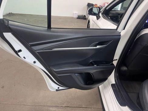 Used 2025 Toyota Camry SE FWD image 19