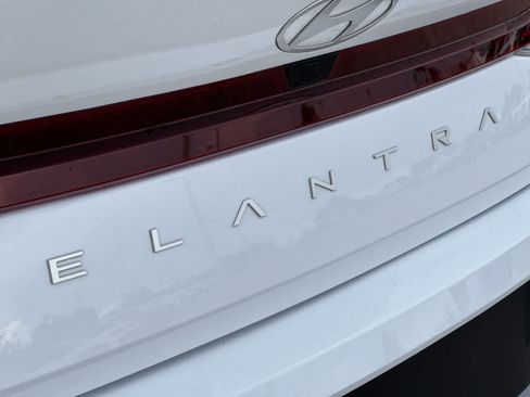 Used 2024 Hyundai Elantra SEL FWD image 19