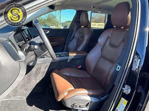 Used 2019 Volvo XC60 T6 Momentum w/ Multimedia Package image 12