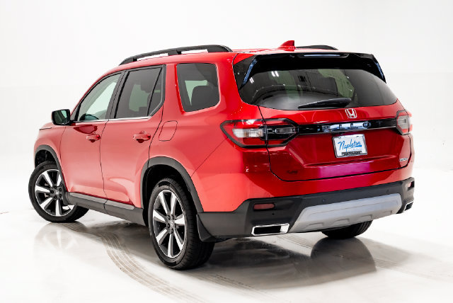 Used 2025 Honda Pilot Touring image 33