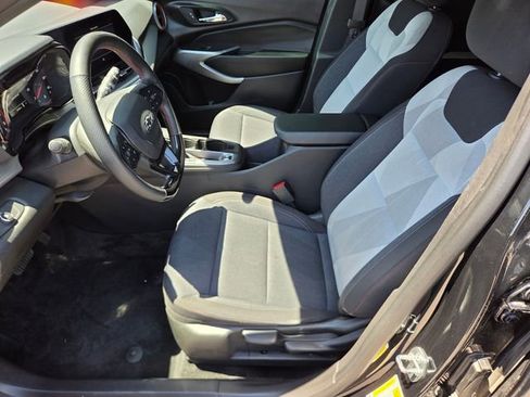 Certified 2024 Chevrolet Trax RS w/ Driver Confidence Package FWD image 10