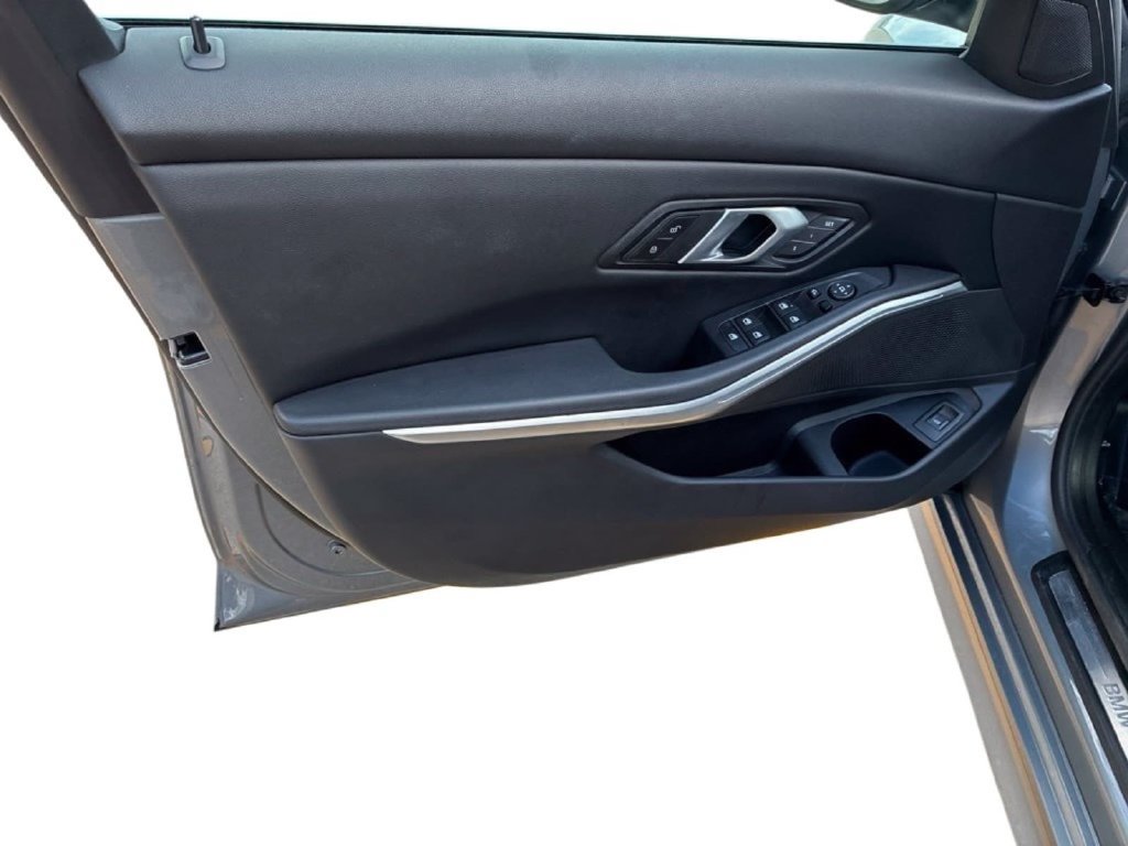 Used 2025 BMW 330i Sedan RWD image 18
