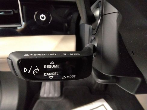 Used 2023 Porsche Taycan w/ Premium Package image 17