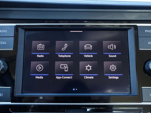 Used 2023 Volkswagen Jetta SE image 8