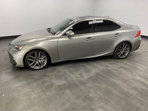 Used 2018 Lexus IS 300 F Sport image 3
