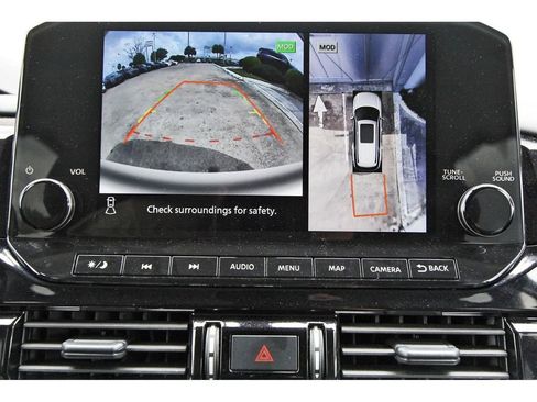 Used 2025 Nissan Pathfinder SL AWD/4WD image 23