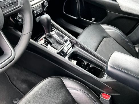 Used 2024 Jeep Compass Latitude image 17