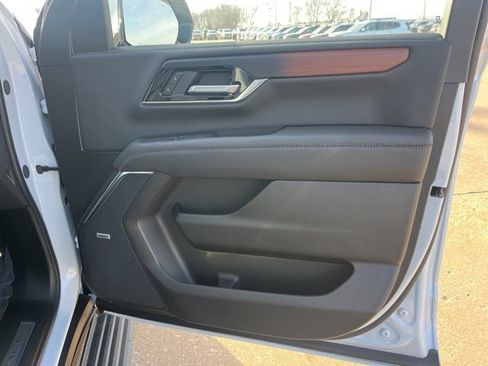 New 2026 GMC Yukon Denali w/ Sun & Power Step Package image 53