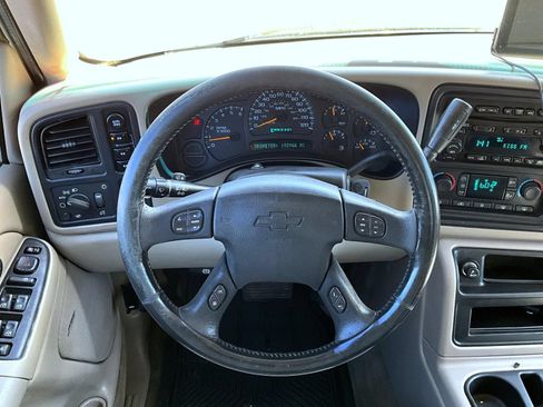 Used 2005 Chevrolet Avalanche Z71 w/ Sun And Sound Package AWD/4WD image 12