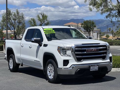 Used 2021 GMC Sierra 1500 SLE image 3