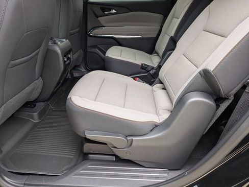 New 2026 Chevrolet Traverse LT FWD image 25