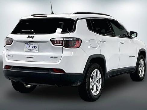 Used 2024 Jeep Compass Latitude image 7
