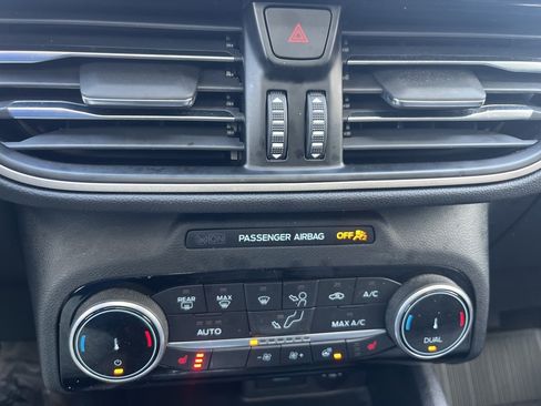 Used 2022 Ford Escape SE w/ Convenience Package image 21