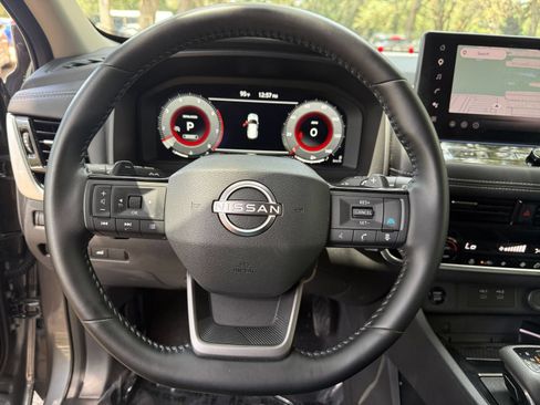 Used 2026 Nissan Rogue SL FWD image 29