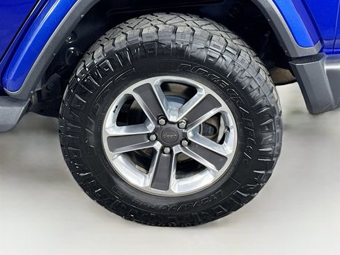 Used 2020 Jeep Wrangler Unlimited Sahara w/ Uconnect 4C Nav & Sound Group AWD/4WD image 9