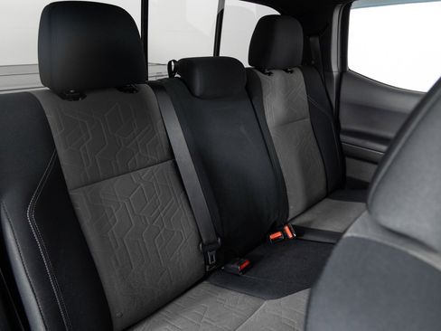 Used 2022 Toyota Tacoma TRD Sport w/ Technology Package image 23