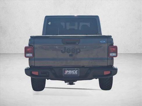 Used 2025 Jeep Gladiator Sport AWD/4WD image 6