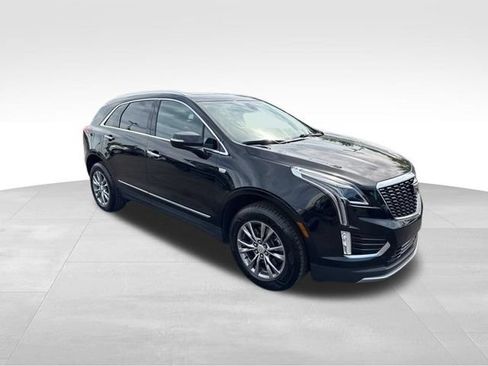 Certified 2023 Cadillac XT5 Premium Luxury FWD image 3