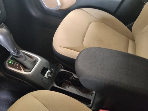 Used 2020 Jeep Renegade Sport FWD image 26