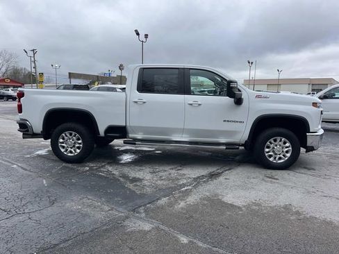 Used 2021 Chevrolet Silverado 2500 LT w/ Z71 Off-Road Package image 2