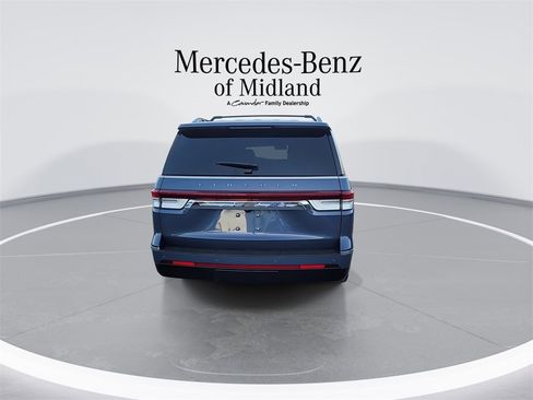 Used 2022 Lincoln Navigator L Reserve image 7