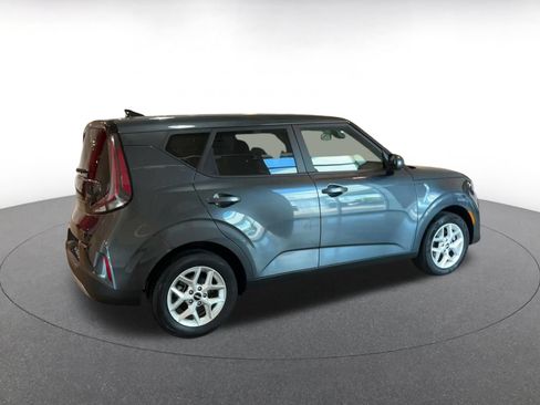 Used 2025 Kia Soul LX w/ LX Technology Package FWD image 12