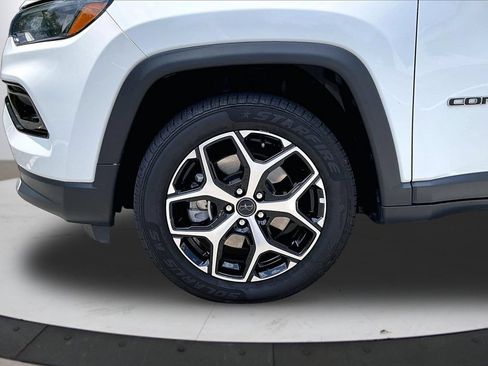 Certified 2025 Jeep Compass Limited AWD/4WD image 31