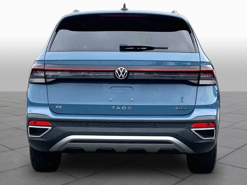Used 2025 Volkswagen Taos SE AWD/4WD image 5