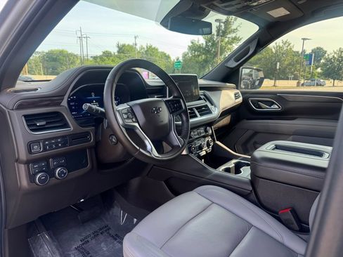 Used 2024 Chevrolet Suburban Z71 w/ Luxury Package AWD/4WD image 15