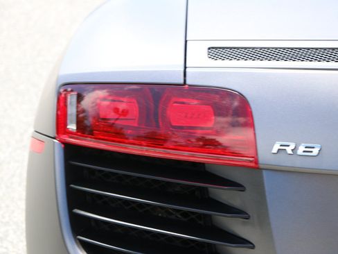 Used 2011 Audi R8 V8 AWD/4WD image 6