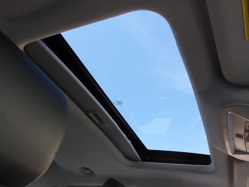 Used 2015 Ford Focus Titanium FWD image 5