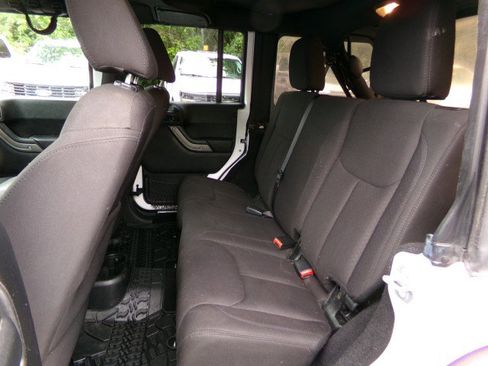 Used 2015 Jeep Wrangler Unlimited Sport w/ Quick Order Package 24S AWD/4WD image 15