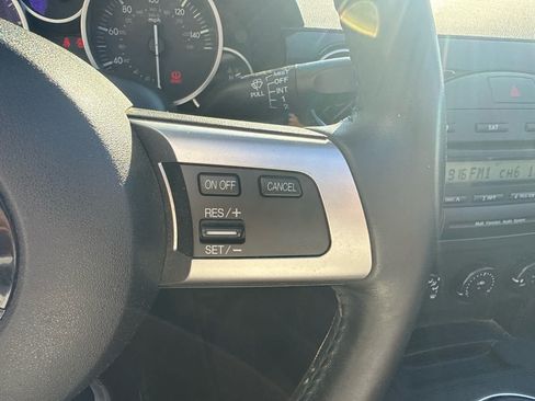 Used 2006 MAZDA MX-5 Miata Touring RWD image 11