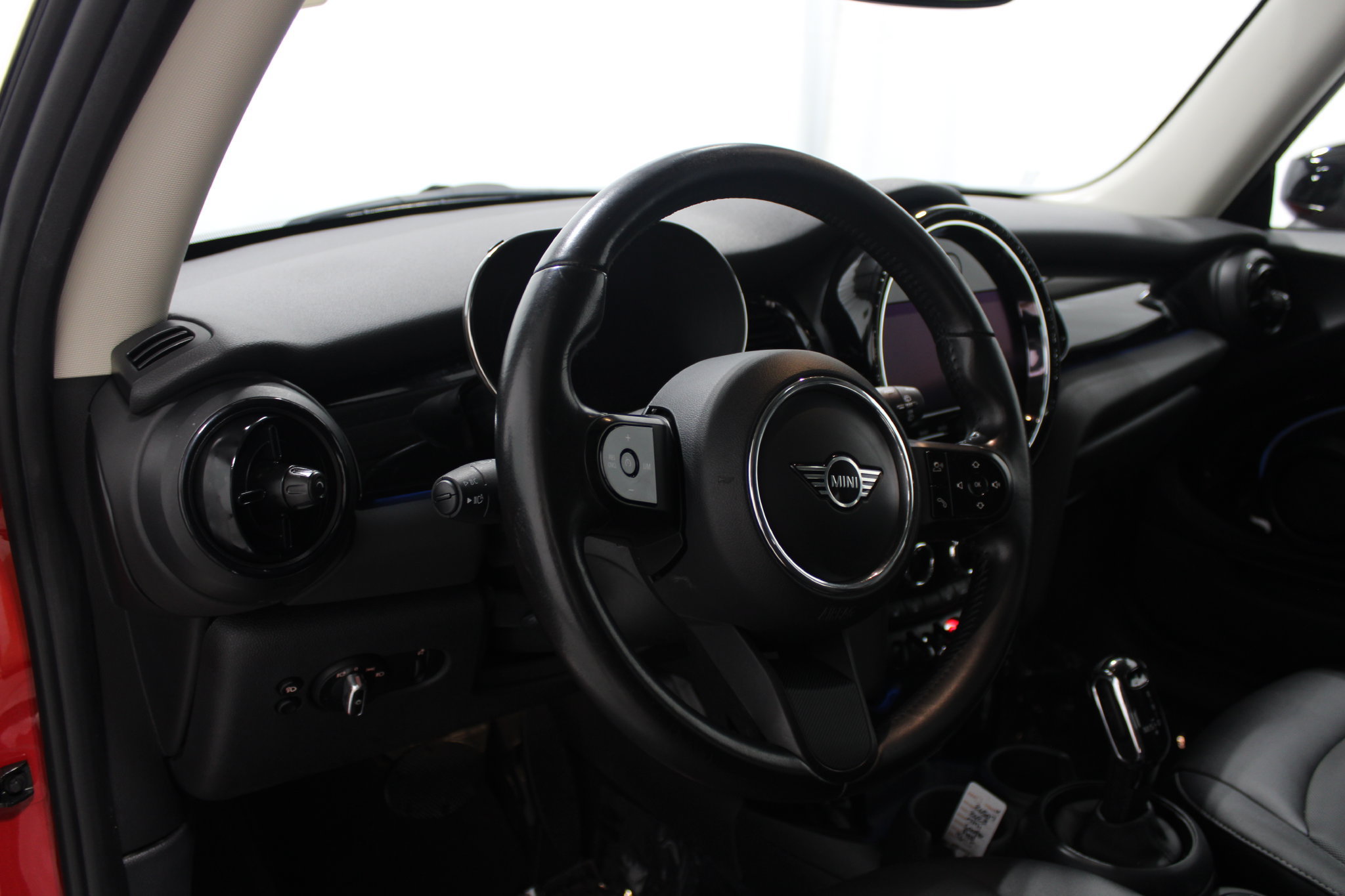 Used 2023 MINI Cooper 2-Door Hardtop FWD image 13