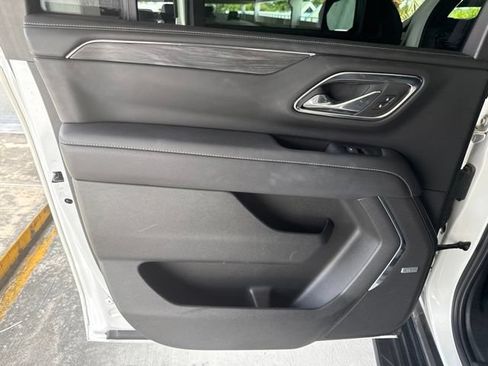 Used 2023 GMC Yukon XL SLT w/ SLT Luxury Package RWD image 15
