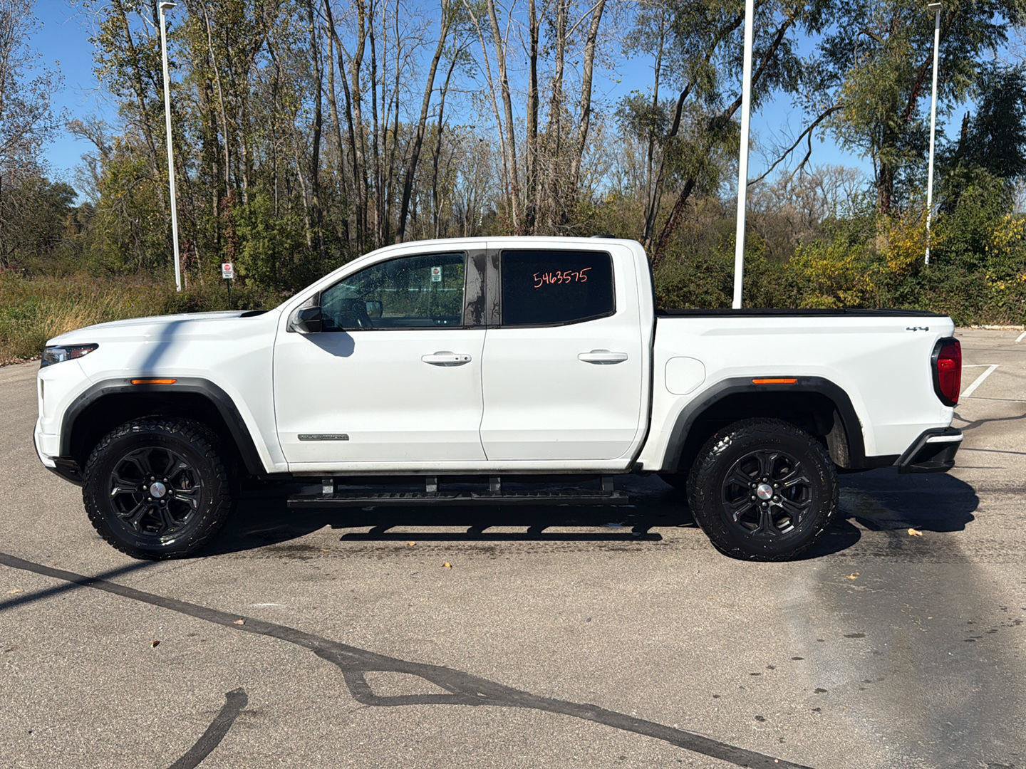 Used 2023 GMC Canyon Elevation w/ Elevation Premium Package AWD/4WD image 3