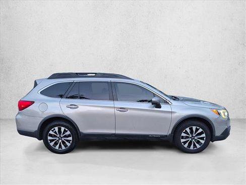 Used 2016 Subaru Outback 2.5i Limited AWD/4WD image 4