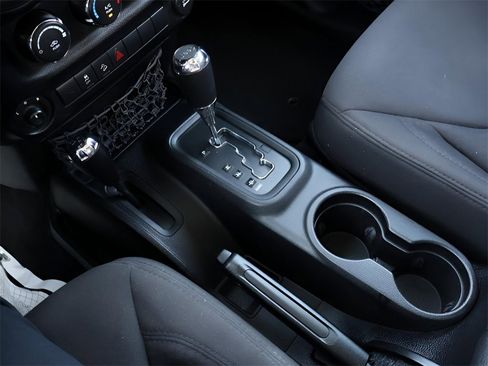 Used 2013 Jeep Wrangler Sport image 21