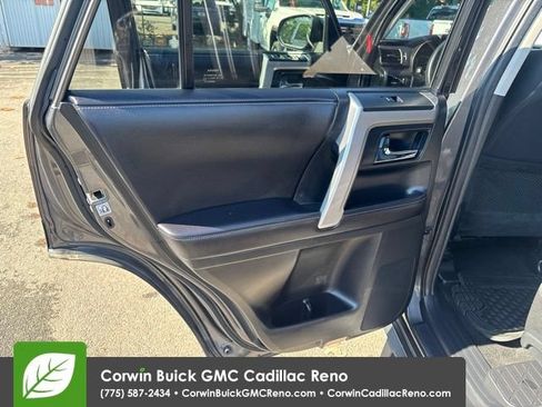 Used 2017 Toyota 4Runner SR5 AWD/4WD image 17
