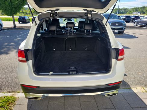 Used 2018 Mercedes-Benz GLC 300 4MATIC image 16