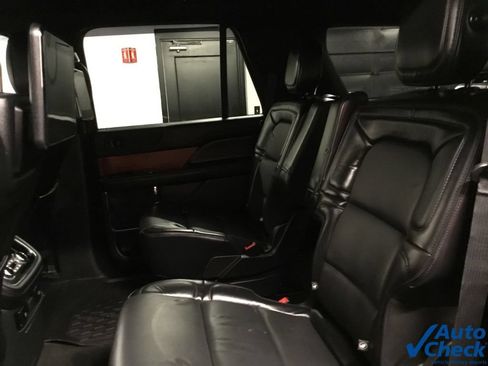 Used 2019 Lincoln Navigator Select w/ Technology Package AWD/4WD image 35