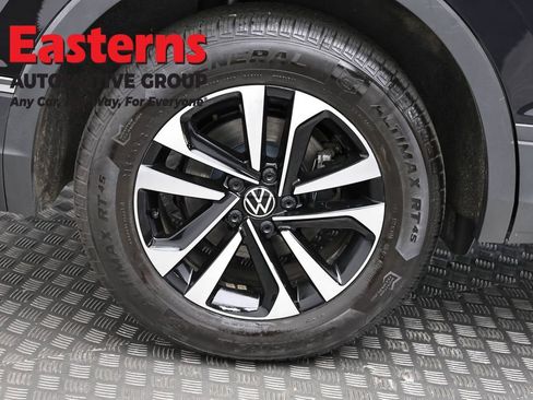 Used 2022 Volkswagen Tiguan S image 30