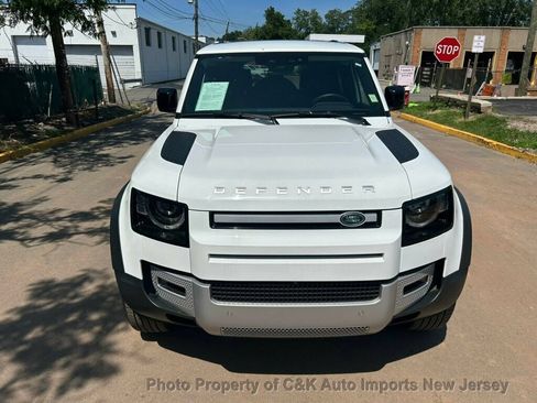 Used 2023 Land Rover Defender 110 SE AWD/4WD image 4