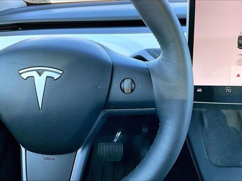 Used 2024 Tesla Model Y Long Range AWD/4WD image 12