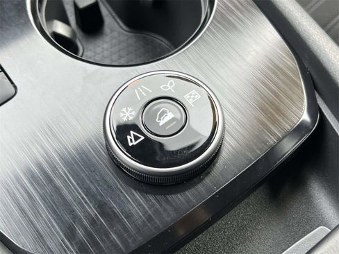 Certified 2025 Nissan Rogue SV image 13