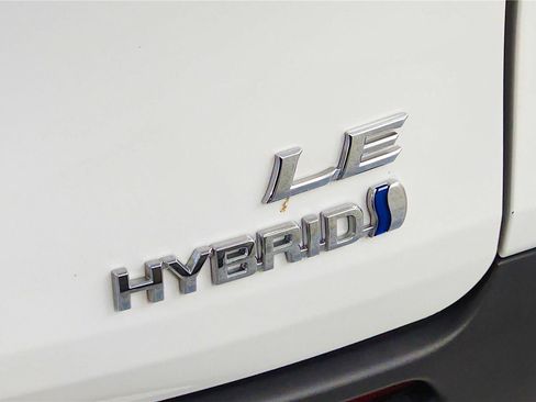 Used 2024 Toyota Sienna LE image 34