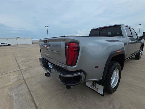 Used 2026 GMC Sierra 3500 Denali w/ Denali Reserve Package AWD/4WD image 8