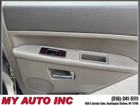 Used 2009 Jeep Grand Cherokee Laredo AWD/4WD image 31